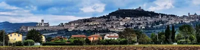 Ассизи, Италия Средневековый город, известный по всему миру Редакционное  Фото - изображение насчитывающей классицистическо, мир: 175409571