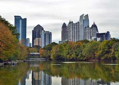 Midtown Атланта, Штат Джорджия, США Небоскребов В Ночное Время. Фотография,  картинки, изображения и сток-фотография без роялти. Image 62646592