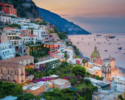 Positano, Salerno, Campania, Italia. | Places to travel, Travel aesthetic,  Places to visit