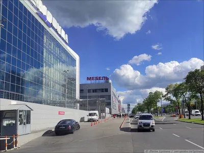 Крупнейший автосалон Москвы переоборудуют в больницу для больных  коронавирусом - читайте в разделе Новости в Журнале Авто.ру