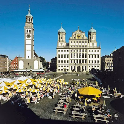 Аугсбург Германия 16-ое сентября 2016 : Вид на ратушной площади  Rathausplatz в Augsbu Редакционное Фотография - изображение насчитывающей  аугсбург, достопримечательностью: 188410822