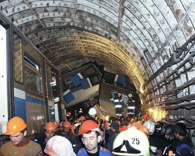 Что известно о столкновении двух поездов на станции метро «Печатники» в  Москве