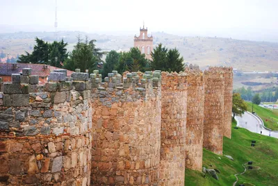Городские стены Авила (Испания) - ePuzzle фотоголоволомка