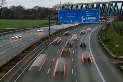 На автобанах Германии введут ограничения скорости
