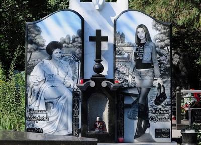 Роскошные надгробия бандитского кладбища под Екатеринбургом | Пикабу