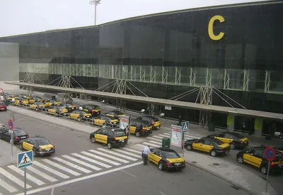 Аэропорт Барселоны блокирован забастовкой персонала - AEX.RU