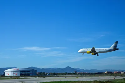 Аэропорт Жирона (Aeroport de Girona — Costa Brava), Барселона, Испания -  allyestate.com