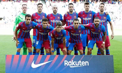 ФК Барселона - \"Барселона\" представила официальное командное фото сезона  2020/21. | Facebook