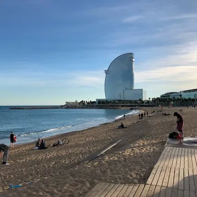 File:Barcelona's Promenade and Somorrostro Beach with the hotel W Barcelona  in the background (51226238341).jpg - Wikipedia