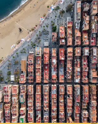 Вид На Город Барселона В Испании Сверху Голубое Небо Выше — стоковые  фотографии и другие картинки Архитектура - iStock