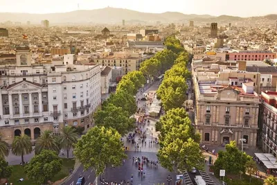 Улица в Barselona, Испании стоковое изображение. изображение насчитывающей  ведущего - 43396239