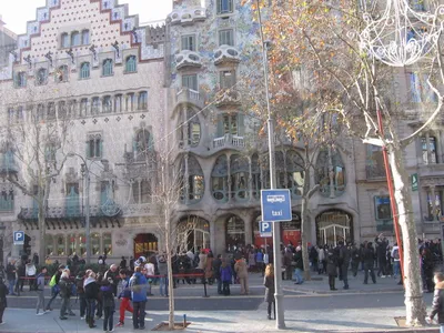 Площадь Каталонии в Барселоне (Барселона, Испания) - авторский обзор, часы  работы, цены, фото | Коллекция Кидпассаж