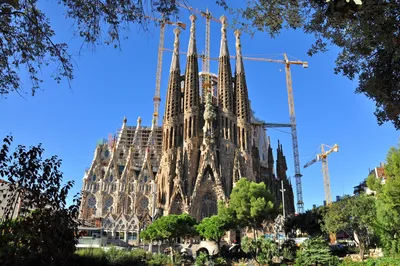 Стало известно, когда достроят самый известный собор Барселоны