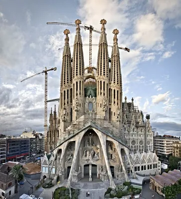 Храм Святого семейства (Саграда Фамилия), Барселона - HD-фото, редкие фото,  красивые обои на рабочий стол | Barcelona architecture, Gaudi architecture,  Gaudi