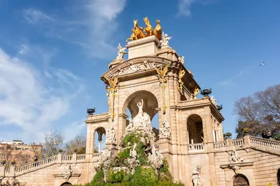 БАРСЕЛОНА, ИСПАНИЯ - 10-ОЕ ФЕВРАЛЯ: Ла Sagrada Familia Редакционное Фото -  изображение насчитывающей семья, испания: 66649686