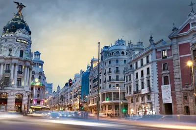 Ла Rambla в декабре, Барселона, Catlonia, Испания Стоковое Изображение -  изображение насчитывающей место, декабрь: 58105959