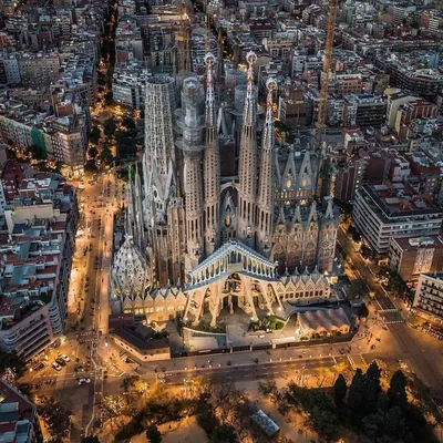 Взгляд Барселона, Ла Rambla Редакционное Фото - изображение насчитывающей  стойки, ведущего: 30327386