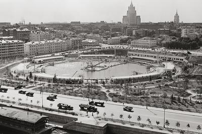 Бассейн «Москва» (1960)