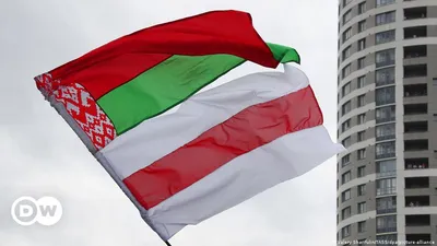 В Риге подняли бело-красно-белый флаг белорусской оппозиции - 24.05.2021,  Sputnik Латвия