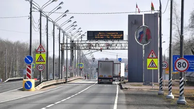 Последние новости с белорусско-польской границы - в лагере беженцев  заготавливают дрова