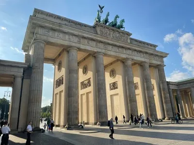 Бранденбургские ворота — история, описание, фото и время посещения
