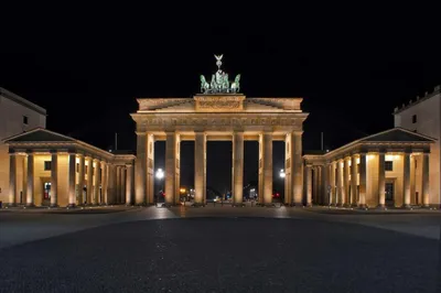 Beautiful Germany - Бранденбургские ворота (г. Берлин) Если вам интересно,  какая достопримечательность Германии является истинным символом страны, и  что посмотреть в Германии следует прежде всего, то вам обязательно стоит  увидеть Брандербургские ворота.