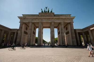 В Берлине эко-активисты измазали краской Бранденбургские ворота - РИА  Новости, 17.09.2023