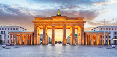 Бранденбургские ворота подсветили в цвета украинского флага | ИА Красная  Весна