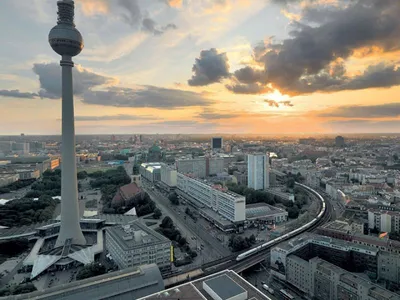 Небо над Берлином: взгляд на город с высоты 🧭 цена экскурсии €120, отзывы,  расписание экскурсий в Берлине