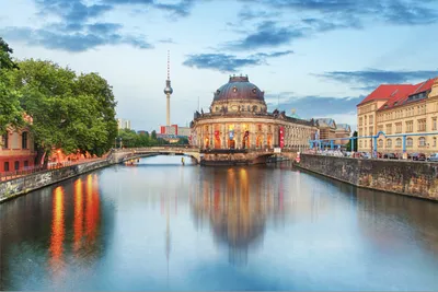 Thousands protest against coronavirus measures in Berlin – POLITICO