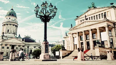 Berlin Mitte nightlife spot Oranienburgerstrasse Stock Photo - Alamy