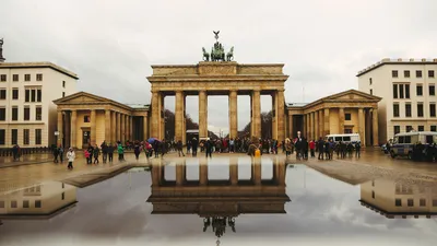 осень berlin стоковое изображение. изображение насчитывающей прогулка -  79620603