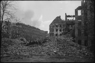 20+ фотографий, показывающих насколько сильно был разрушен Берлин