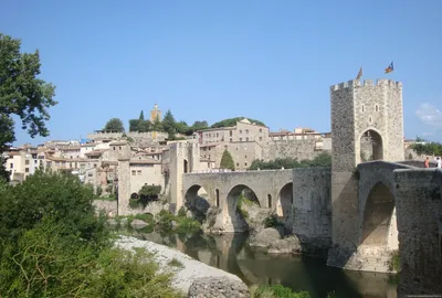 Бесалу, Испания: Живописная жемчужина средневекового очарования | Время  Путешествий | Дзен