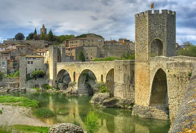 Бесалу, Испания: Живописная жемчужина средневекового очарования | Время  Путешествий | Дзен