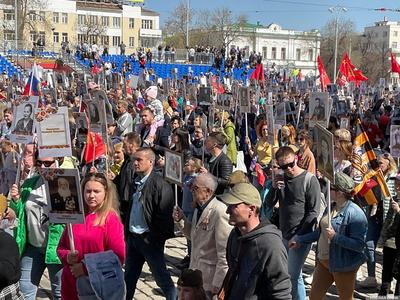 Бессмертный полк\" вновь прошел по центру Екатеринбурга