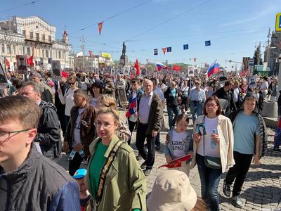 В шествии Бессмертного полка в Екатеринбурге приняли участие 150 тысяч  человек - KP.RU