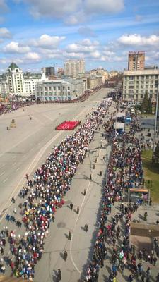 В Новосибирске около 200 тыс. человек прошли в \"Бессмертном полку\" - ТАСС