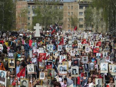 В «Бессмертный полк - 2017» встали 270 тысяч новосибирцев - KP.RU