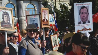 В Новосибирске «Бессмертный полк» начали транслировать со 100 экранов |  ОБЩЕСТВО | АиФ Новосибирск