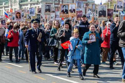 Бессмертный полк-2022: тысячи новосибирцев прошли с портретами героев по  Красному проспекту - sib.fm