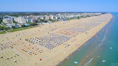 Summer holidays on the beach of Bibione, in Italy - Europa Tourist Group