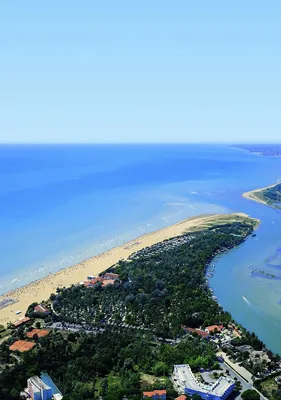 Hotel Cristallo - Bibione Italy : r/AbandonedPorn