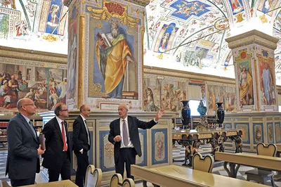 Сикстинский Зал В Ватиканской Библиотеке, Ватикан Фотография, картинки,  изображения и сток-фотография без роялти. Image 85432175