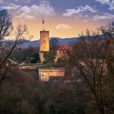 Замок Билефельд Германия Sparrenburg в лете Стоковое Изображение -  изображение насчитывающей строя, старо: 117606137