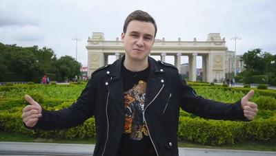 Подругу блогера Бобиева задержали после эротической съемки у храма в Москве  | 360°