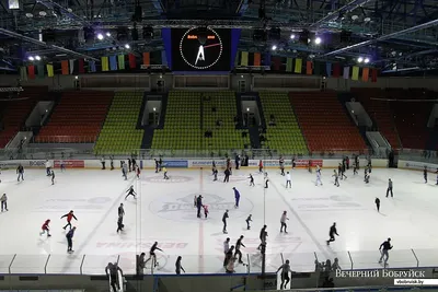Бобруйск-арена\" провела необычные массовые катания, участвовали единицы.  Фото | MogilevNews | Новости Могилева и Могилевской области