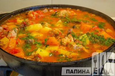 Рецепт приготовления супа-гуляша Бограча в казане с овощами, говядиной,  копчеными колбасками и овощами | Видео для всех | Дзен