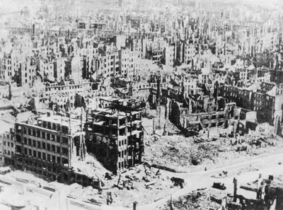 Как происходила жуткая бомбардировка Дрездена, и почему США и Британия  оправдывали эти удары по городу | ПРОСВЕТ.ПРЕСС | Дзен