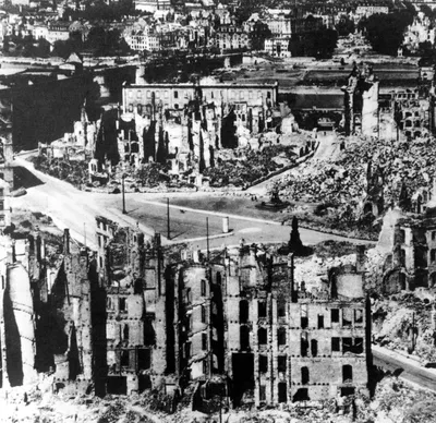 Дрезден, 1945 год. Бомбардировки Дрездена. - ЯПлакалъ